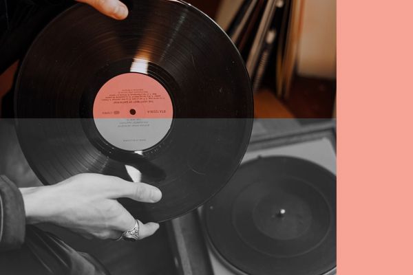 VINYL BURZA-web-černá.jpg